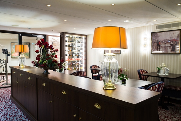 Riviera MS Emily Bronte - Bistro 1.jpg